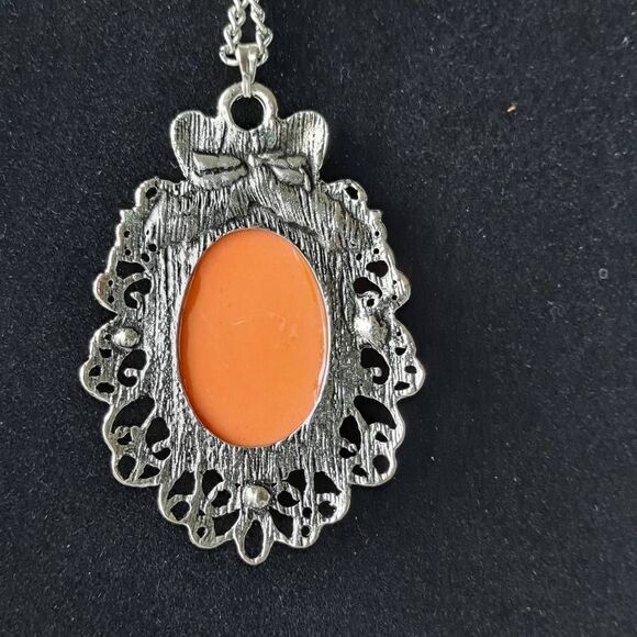 Cameo Necklace and Earring Set - Picture 5 of 8